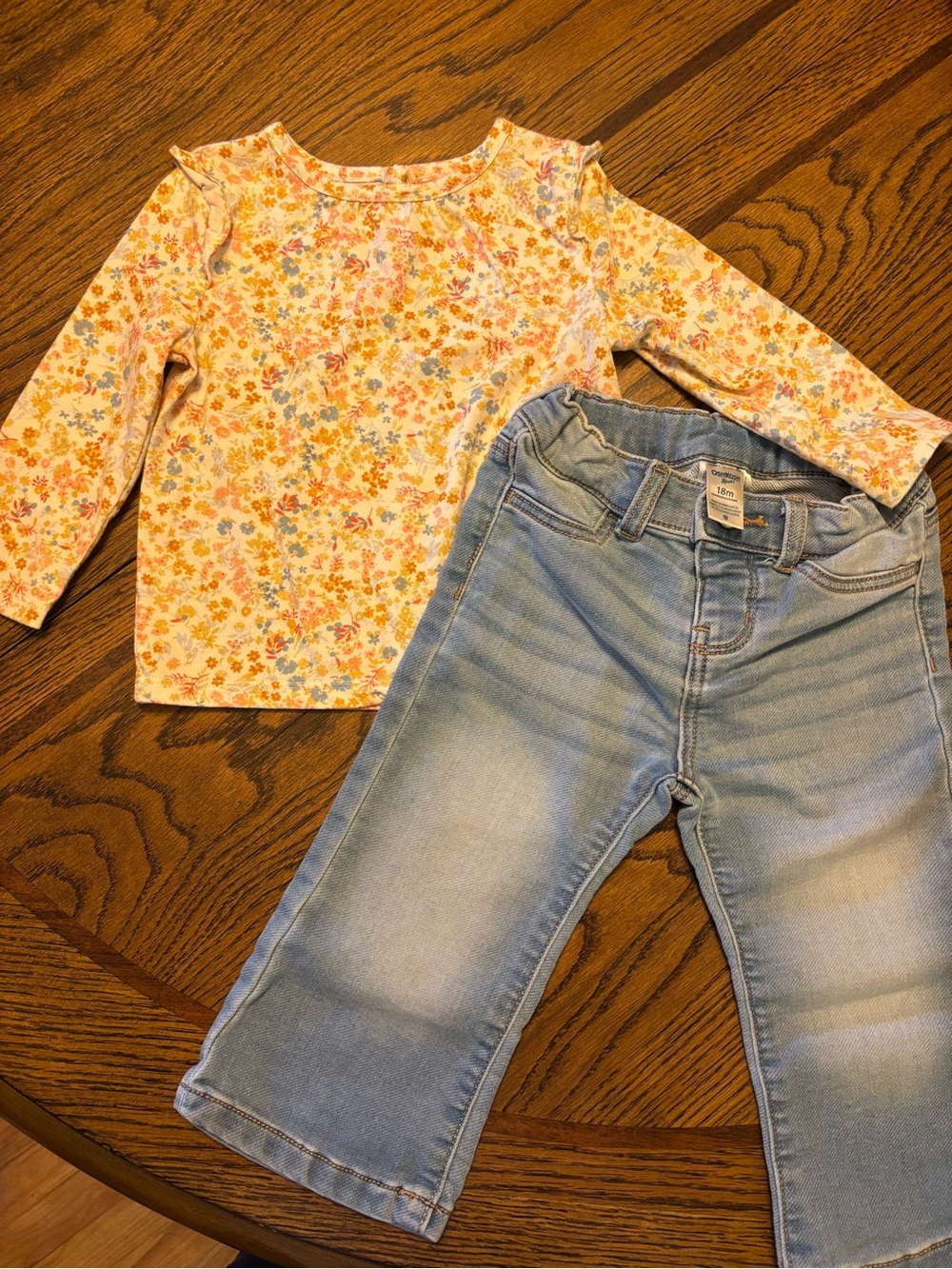 OshKosh B'gosh Light Blue Denim Jeans & Cream Floral Top